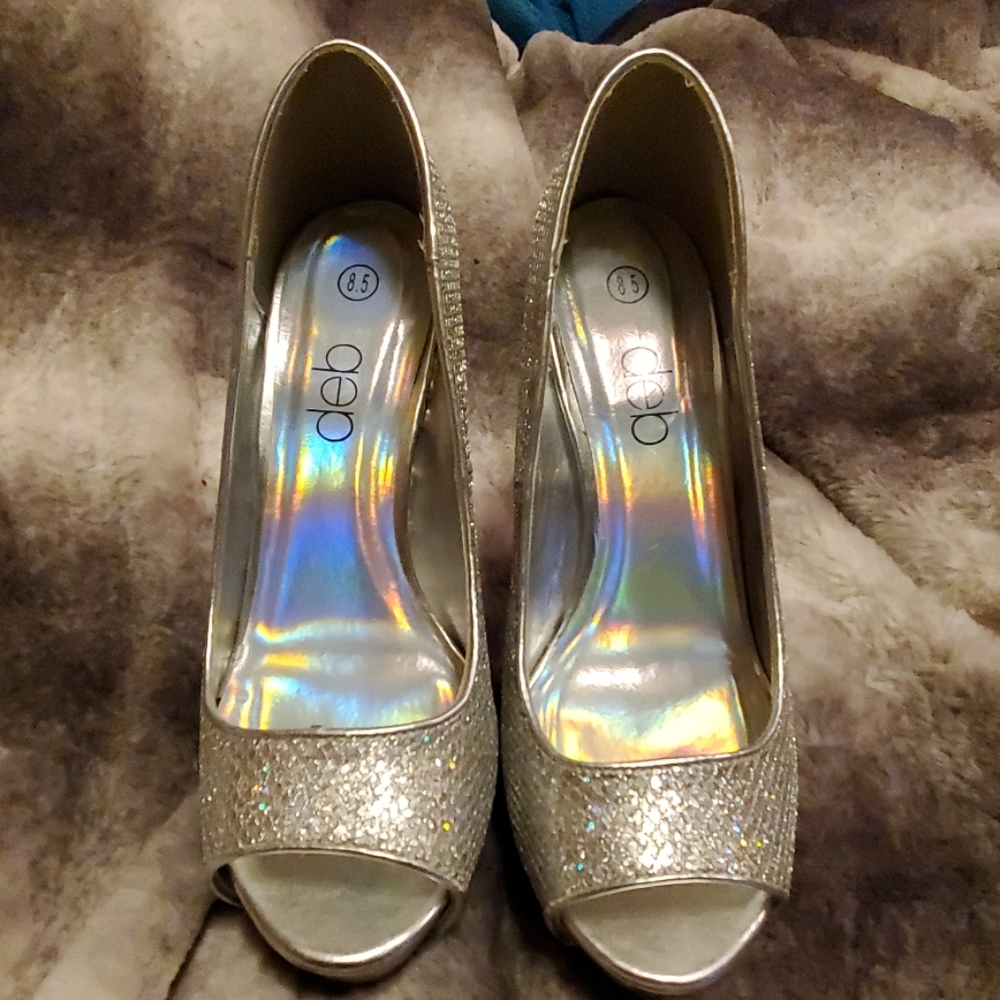 Heels - Picture 2 of 3